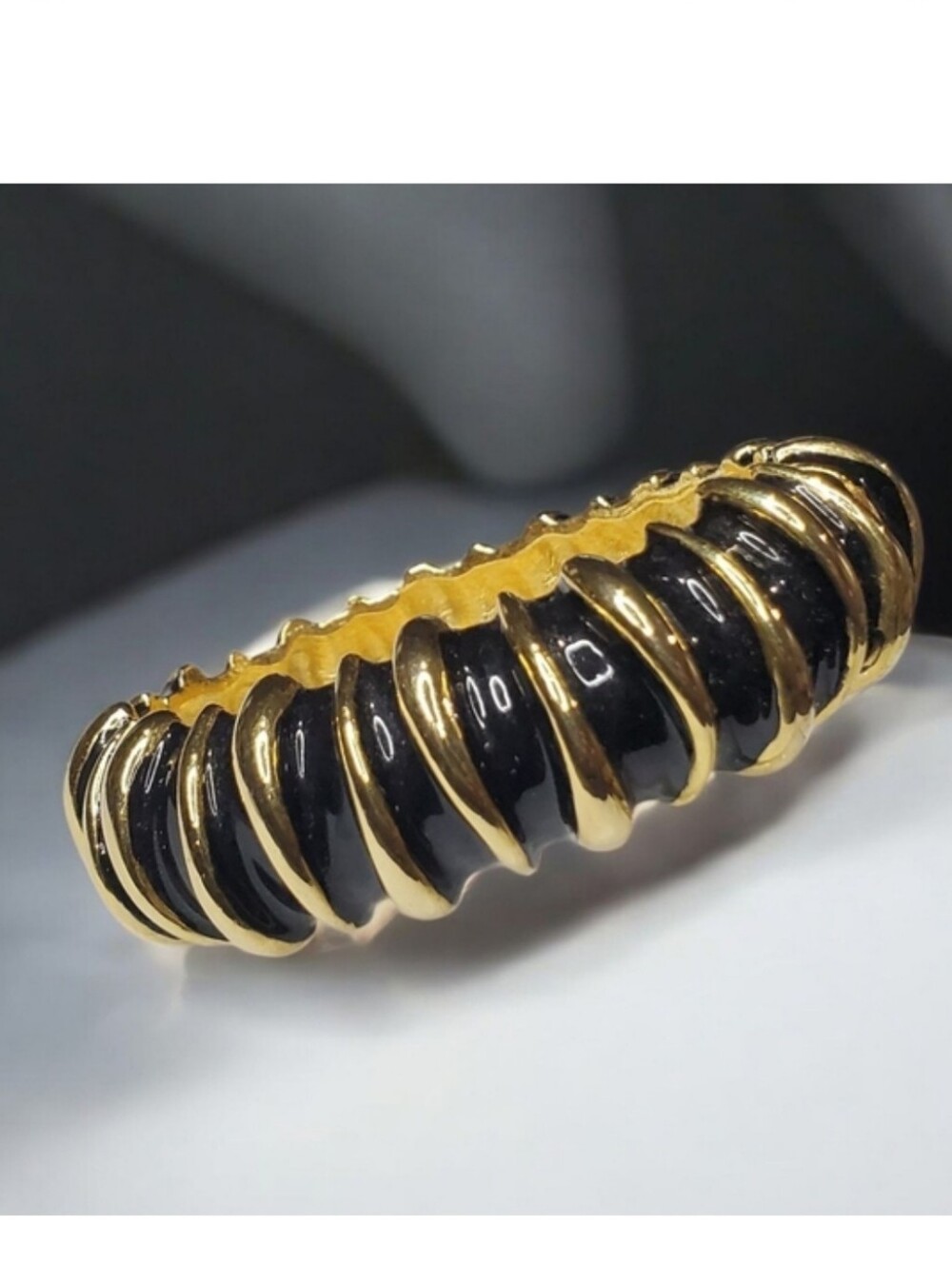 Chunky Vintage Les Bernsrd VO Gold Enamel Clamper Bŕacelet